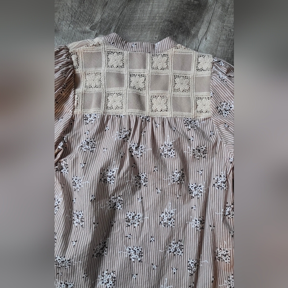 Striped Lace Detail Blouse - Picture 7 of 8